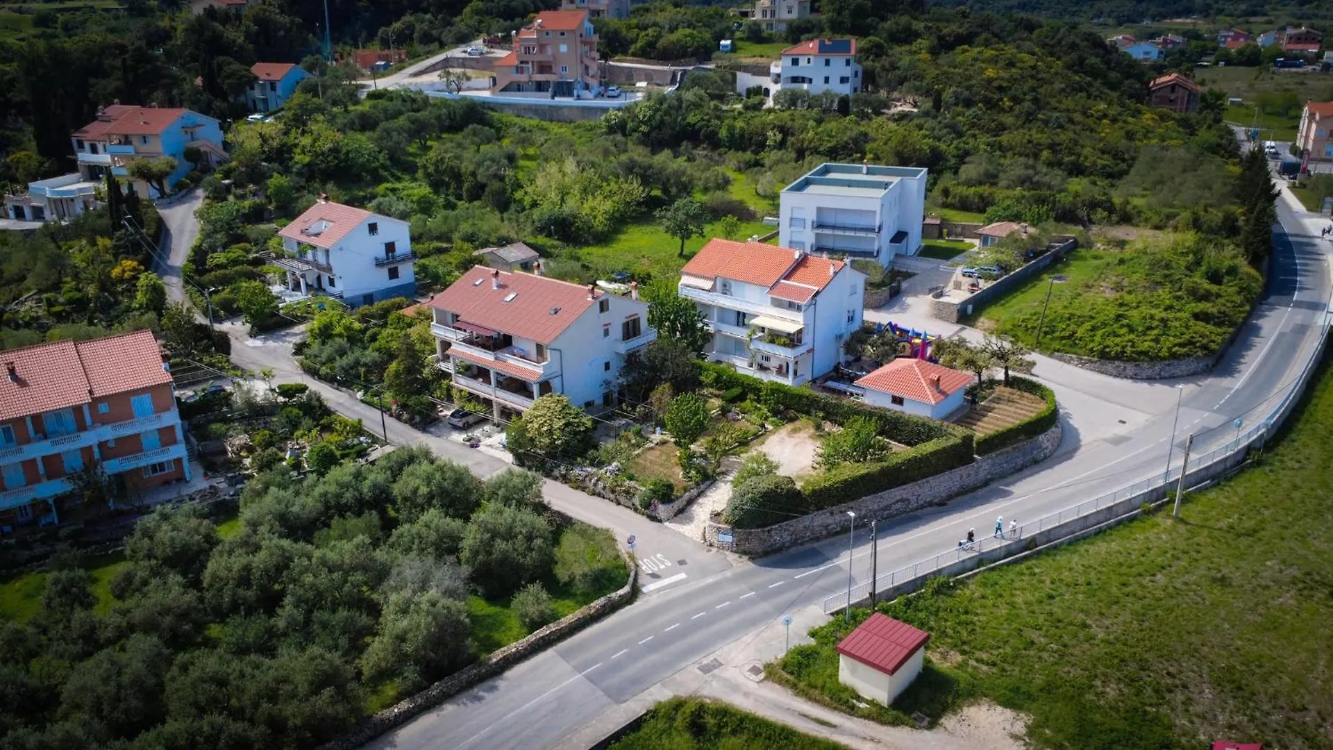 Apartments Biserka G Palit 0*,