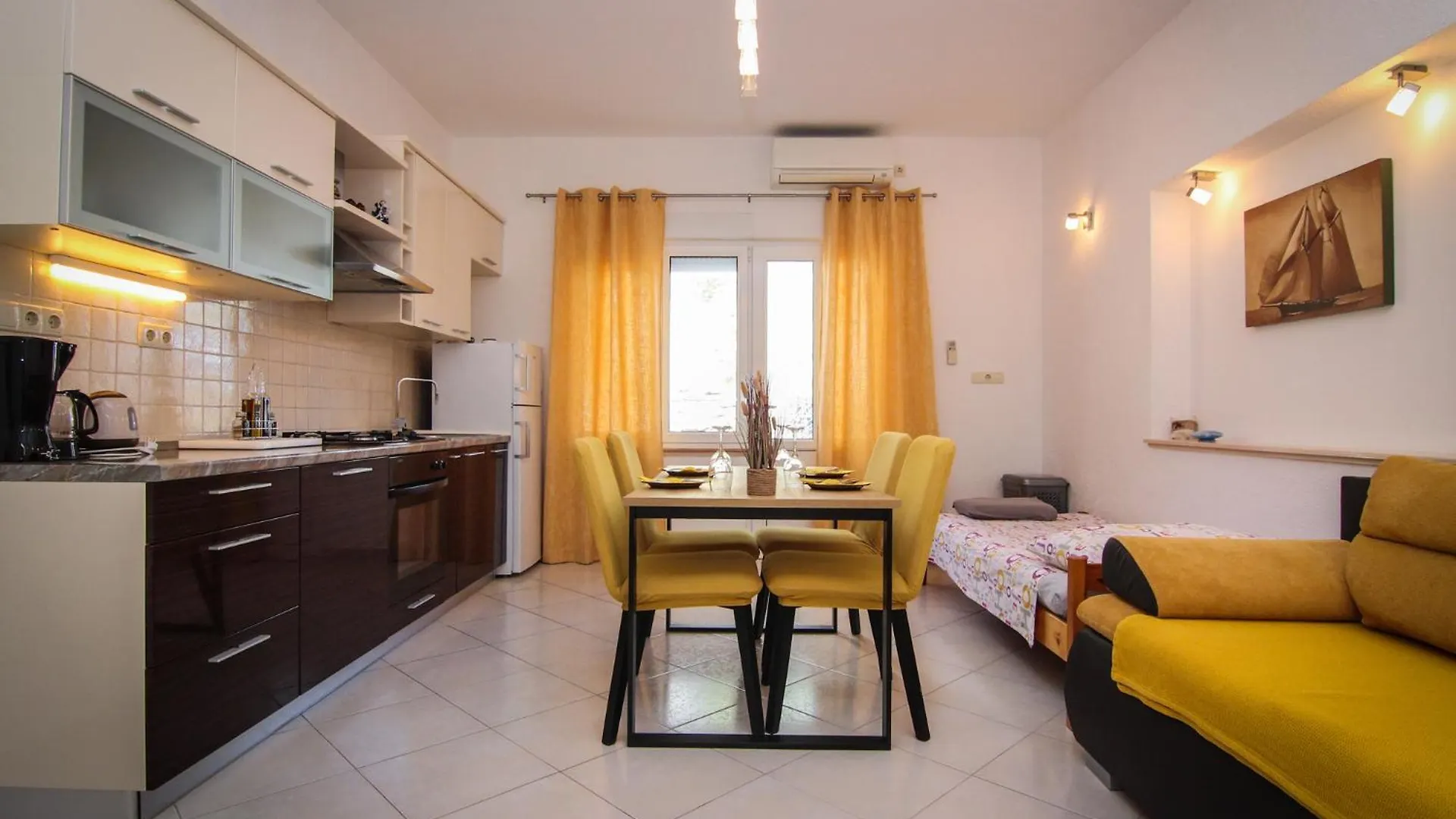 Apartments Biserka G Palit