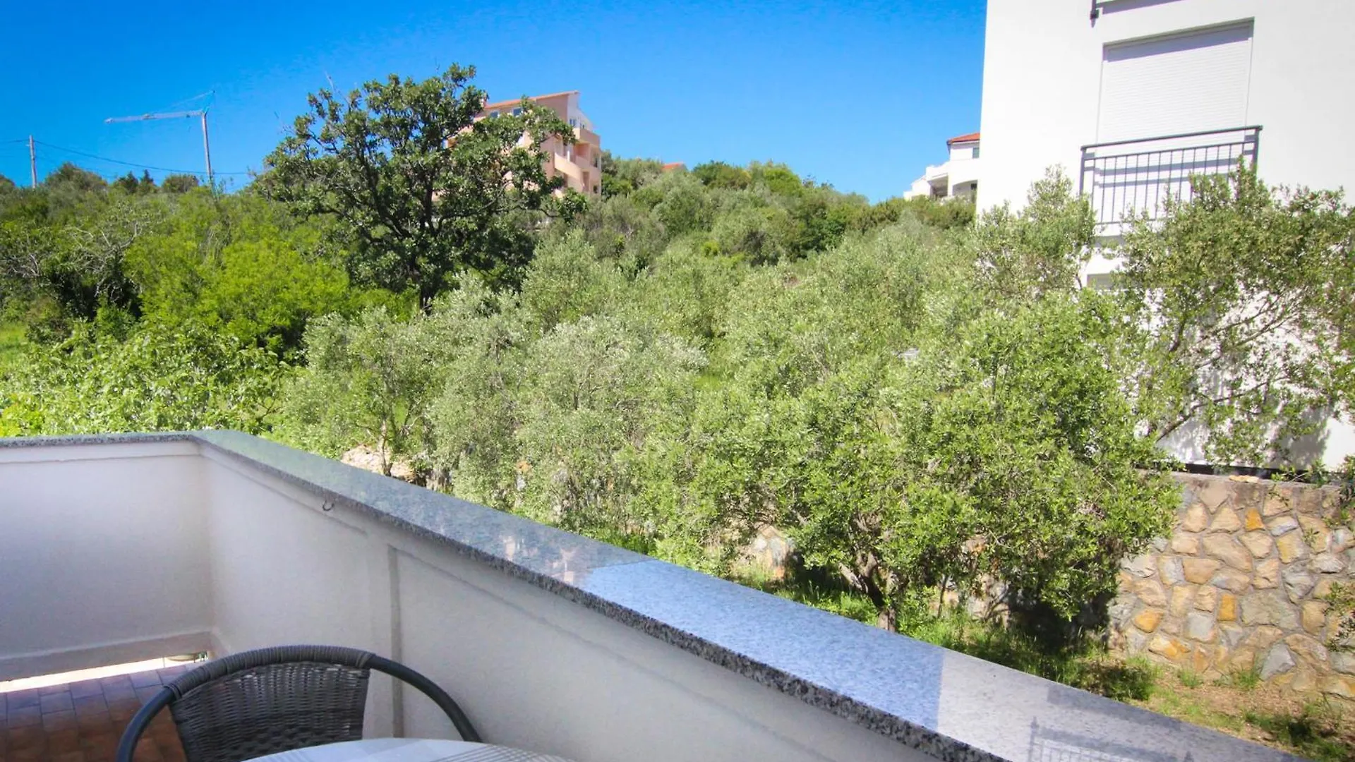 Apartments Biserka G Palit