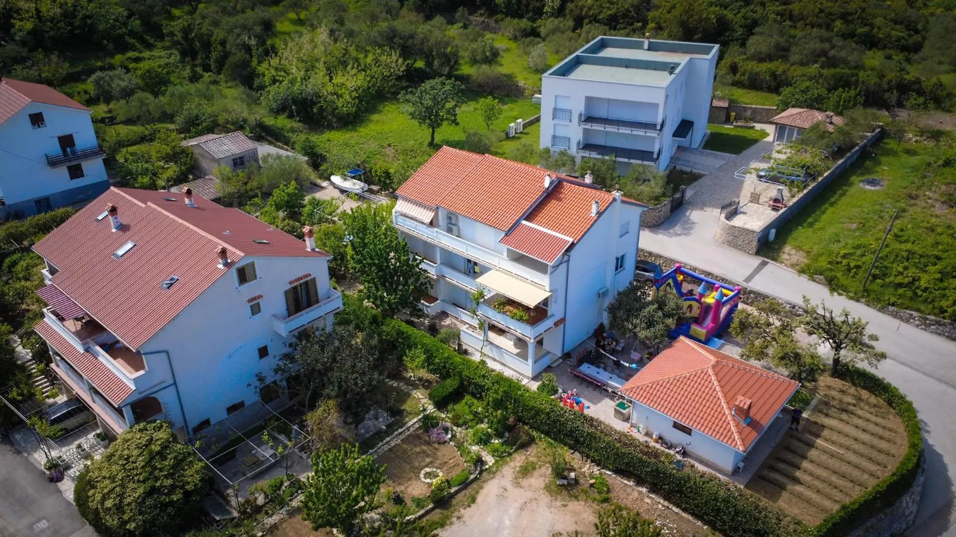 Apartments Biserka G Palit