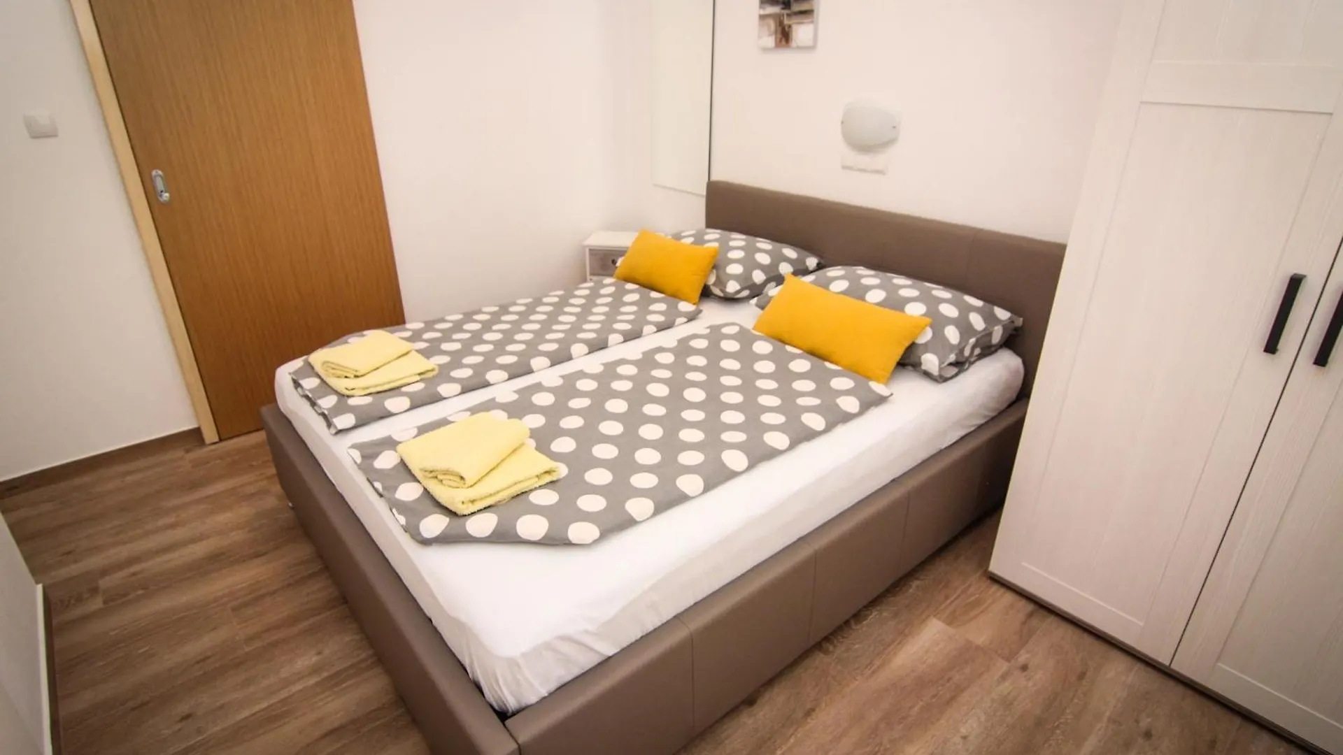 Apartments Biserka G Palit 크로아티아