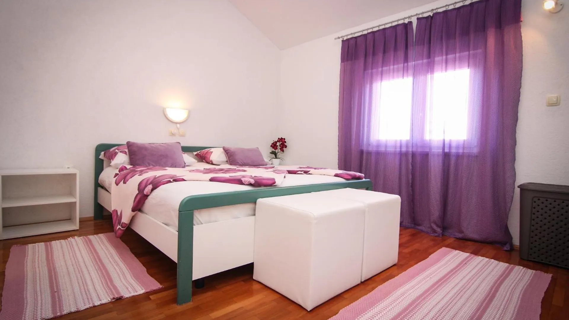 Apartments Biserka G Palit