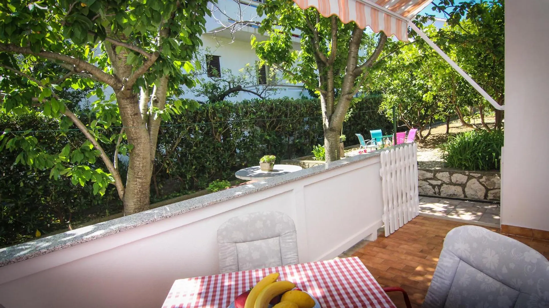 Apartments Biserka G Palit
